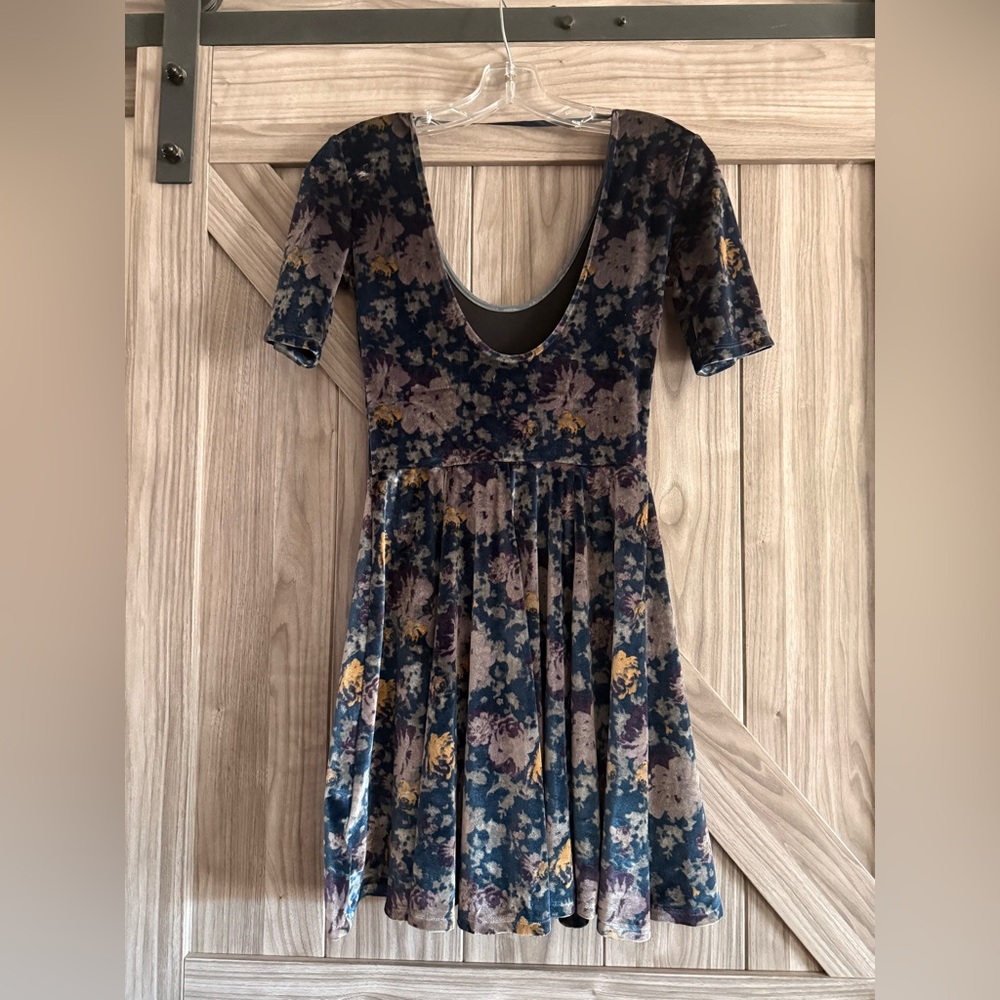 Kimchi Blue Floral Long Sleeve Dress - Blue and Purple - Picture 2 of 4